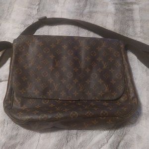 Louis Vuitton  messenger bag